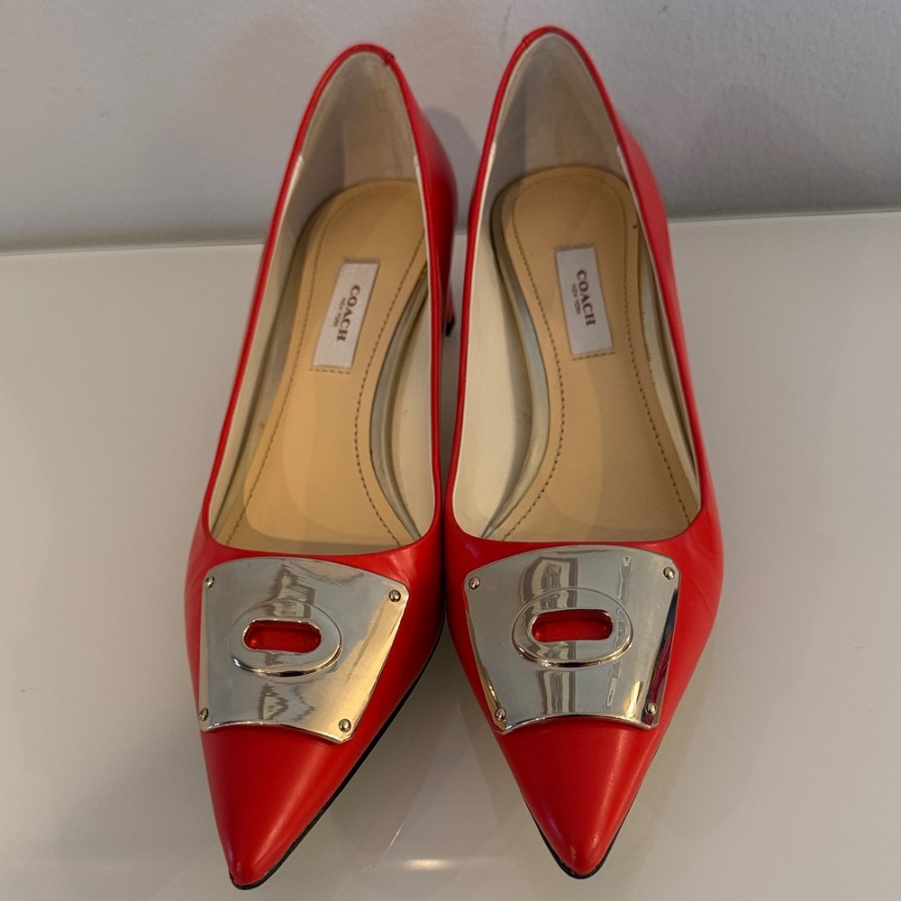 COACH
Lawrence Spazzalato Heels, New, never worn sz 7.5 B, beautiful color